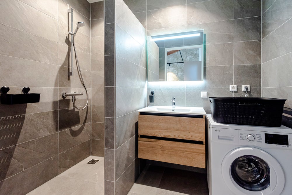For rent - 
 Kruisweg 1625
