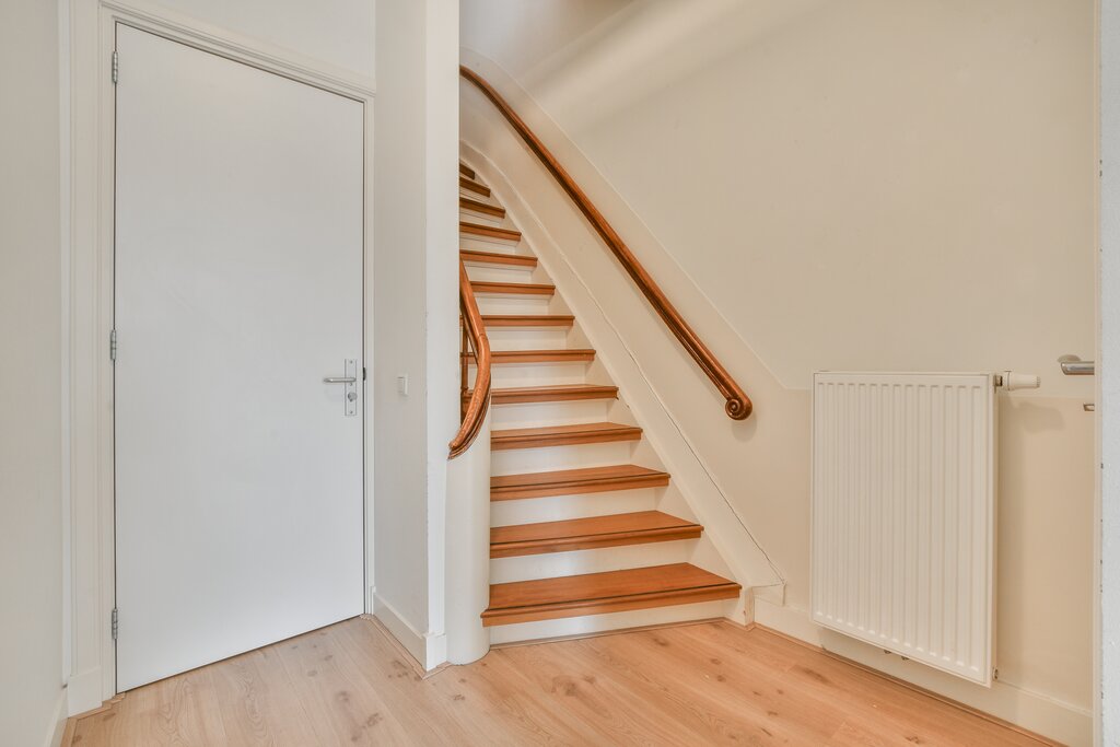 Eerste Constantijn Huygensstraat 73 2 in Amsterdam 1054 BT: Appartement te huur. Amsterdam