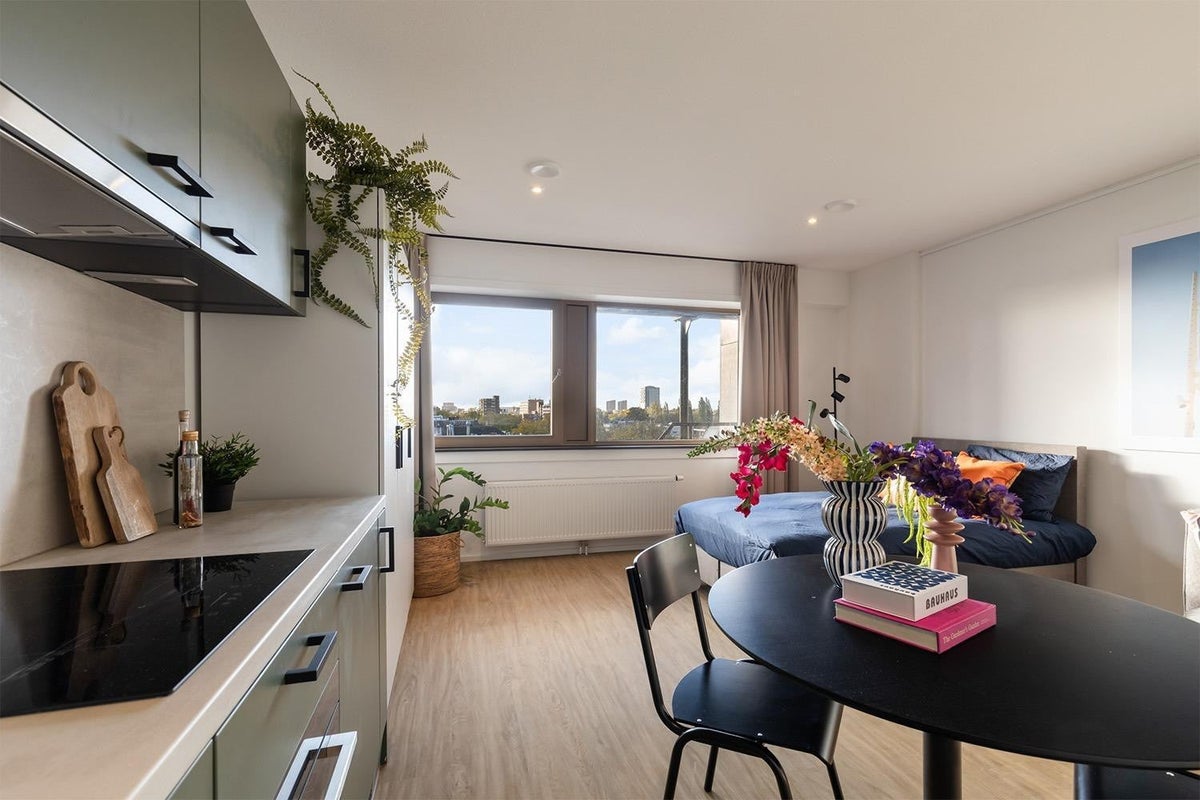 Studio te huur Westblaak in Rotterdam voor € 585