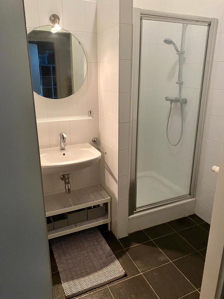 Studio with own bathroom / kitchen