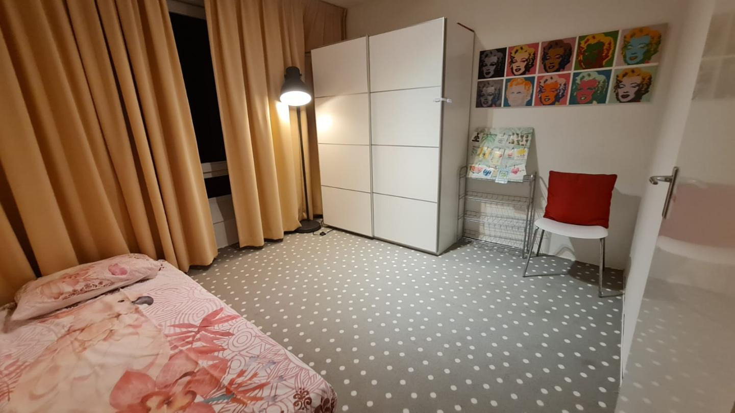 ROOM COUPLE/ SINGLE. 10 min CENTRAAL STATION.