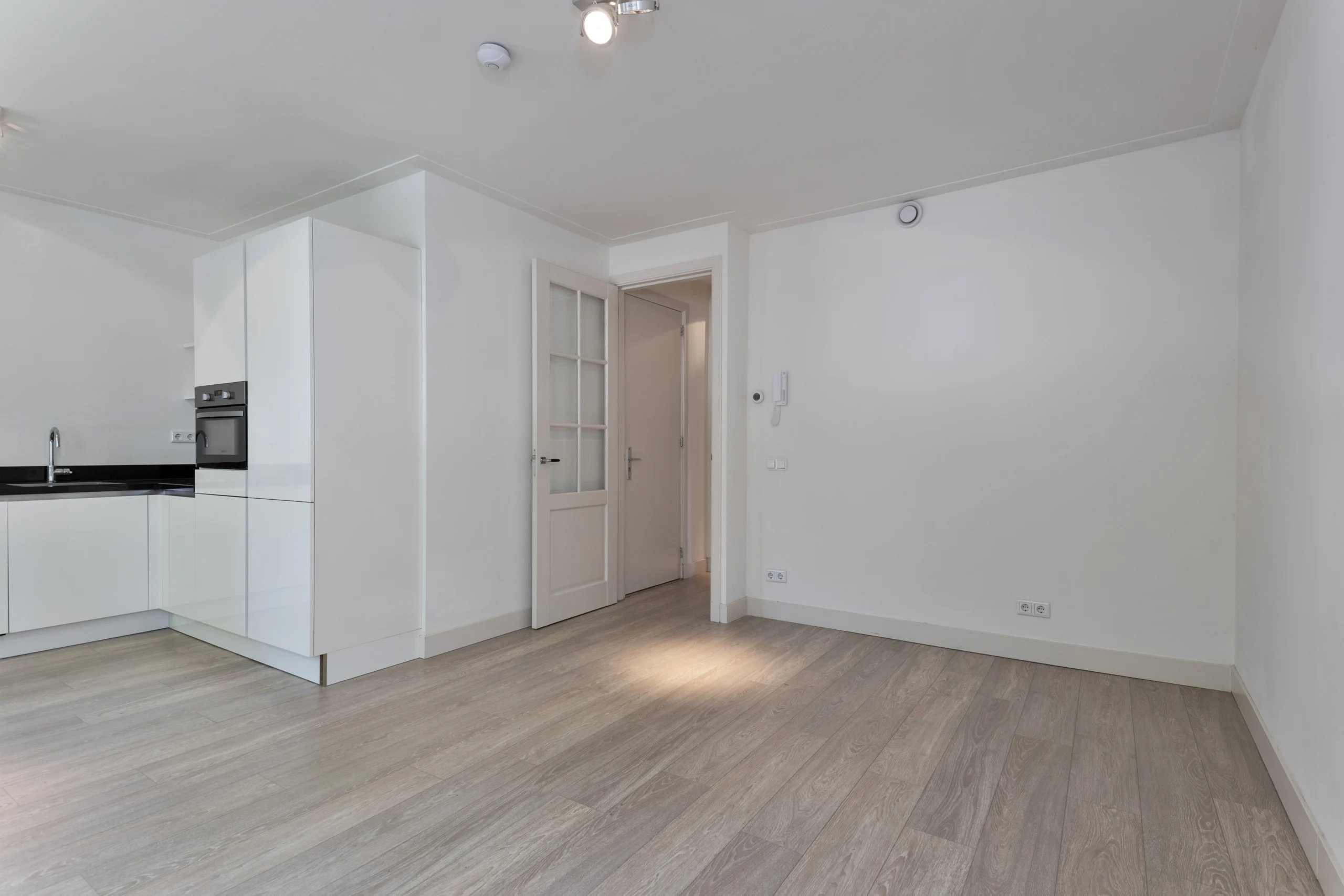 apartment at Kinderdijkstraat 12 -2, 1079 GH Amsterdam, Netherlands