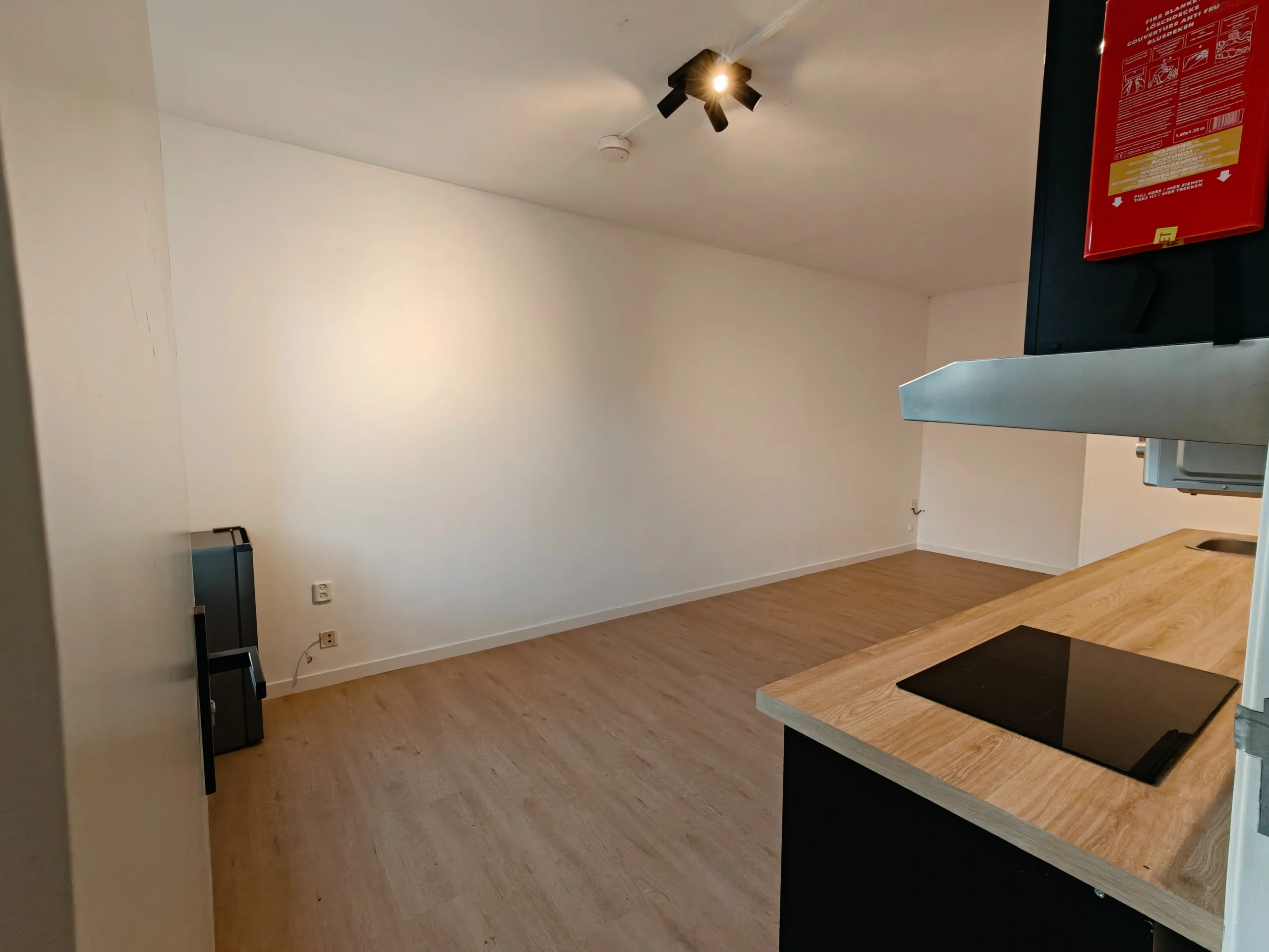 Gerenoveerde kamer met eigen kitchenette - Almere
