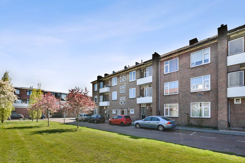 Appartement te huur Esther de Boer-van Rijkstraat 22 in Amsterdam voor € 1.950