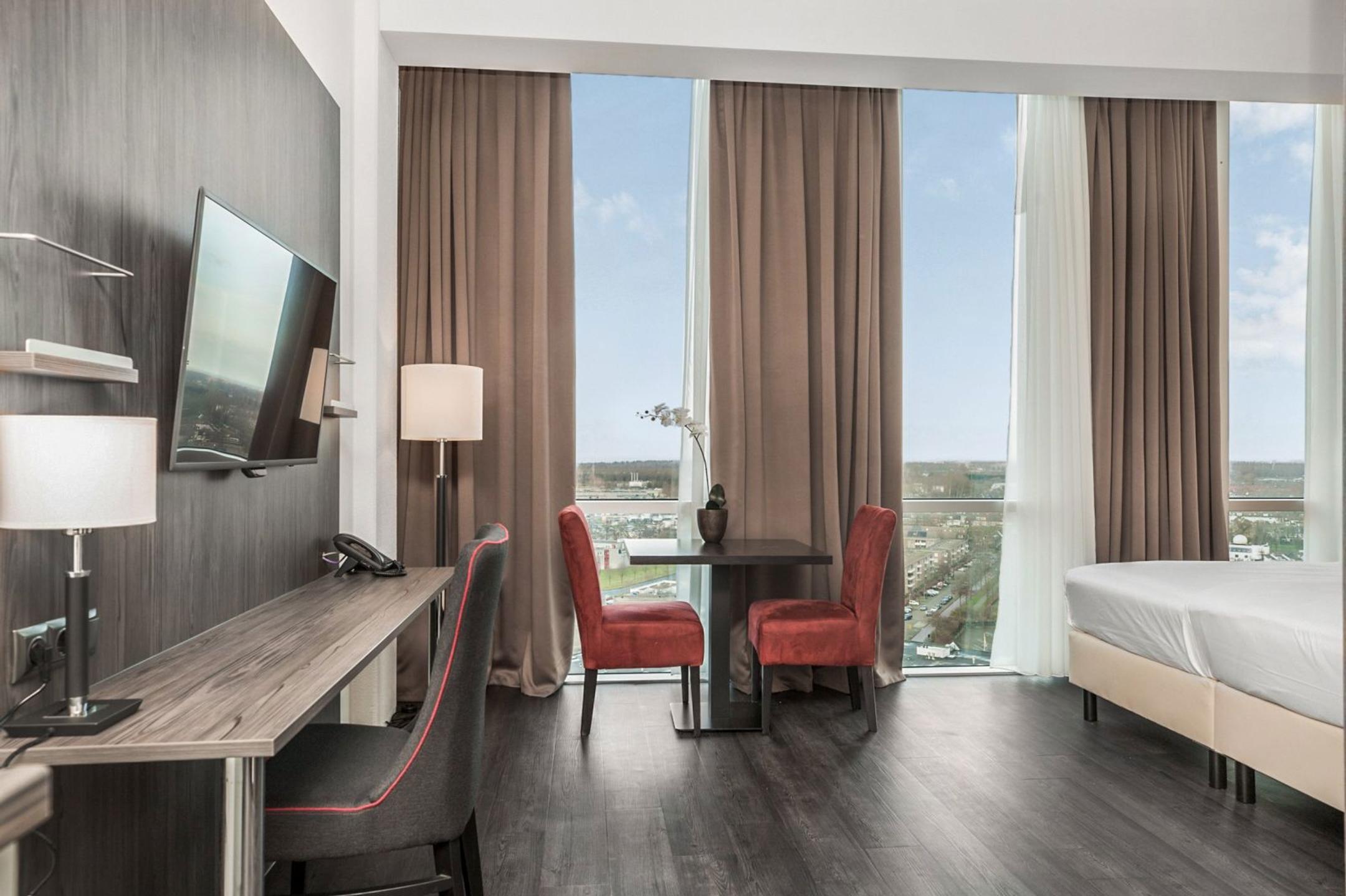 Mandelaplein 1 Almere (appartement) - te huur bij Dop Makelaars | Uw Aankoop en Verkoopmakelaar in Nederland