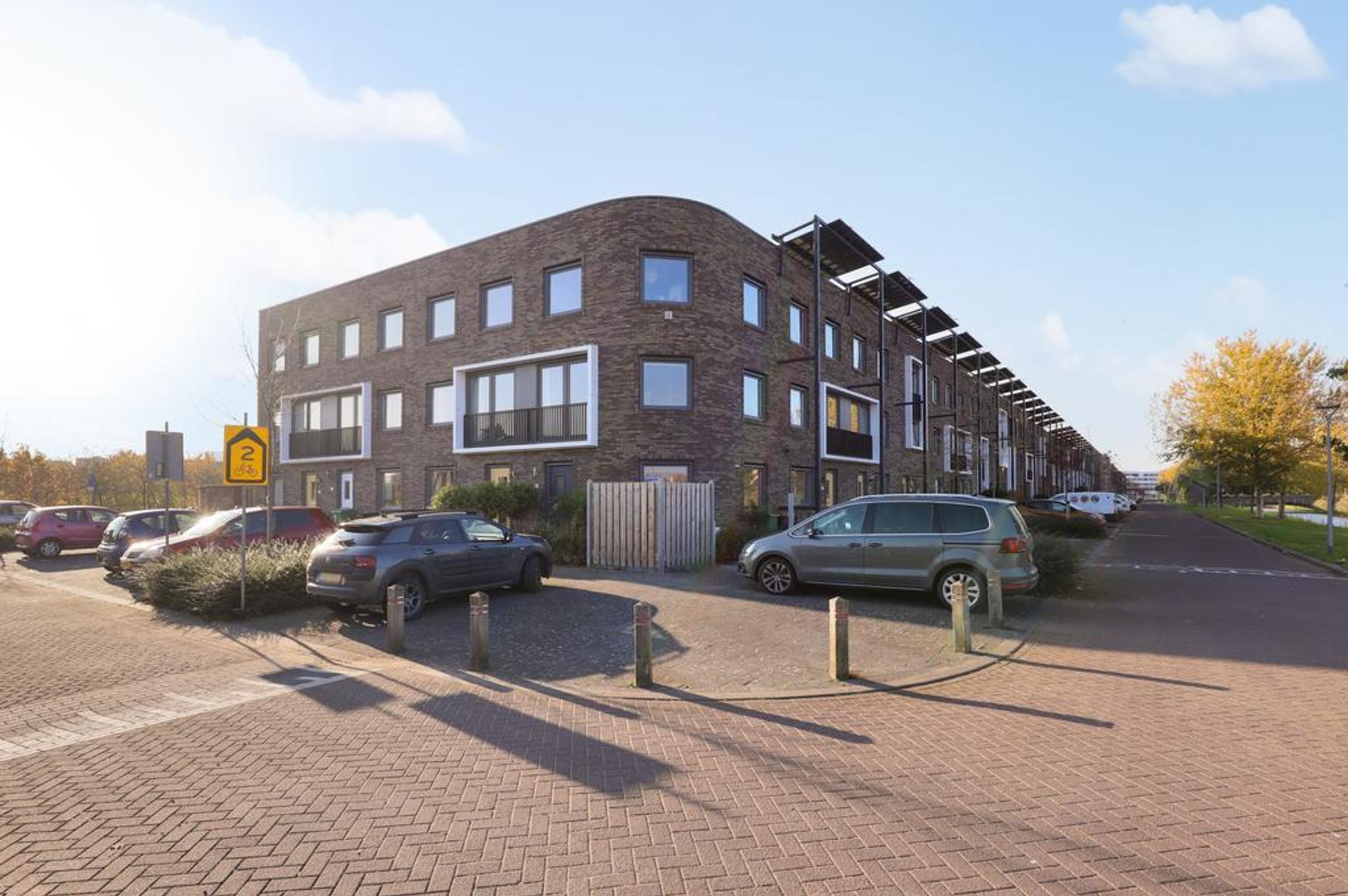 Bartolomeus Diazstraat 4 Almere (woonhuis) - te huur bij Dop Makelaars | Uw Aankoop en Verkoopmakelaar in Nederland