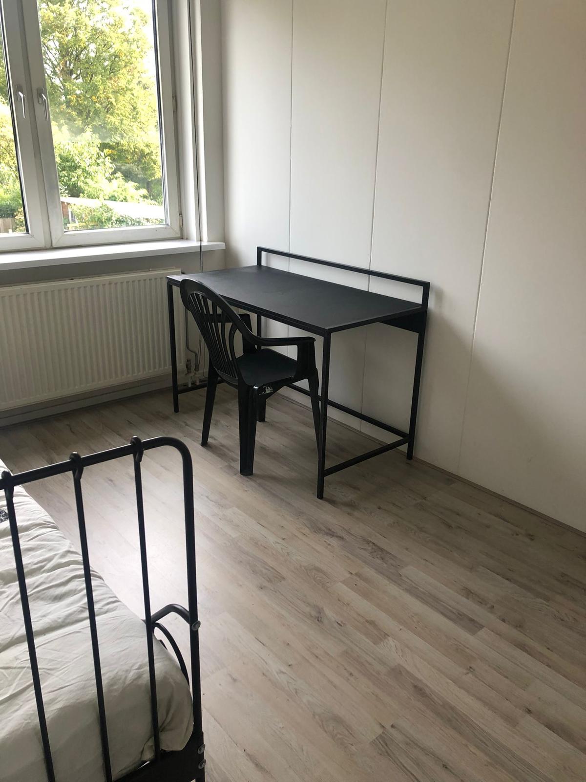 2 Kamers en prive badkamer keuken etc