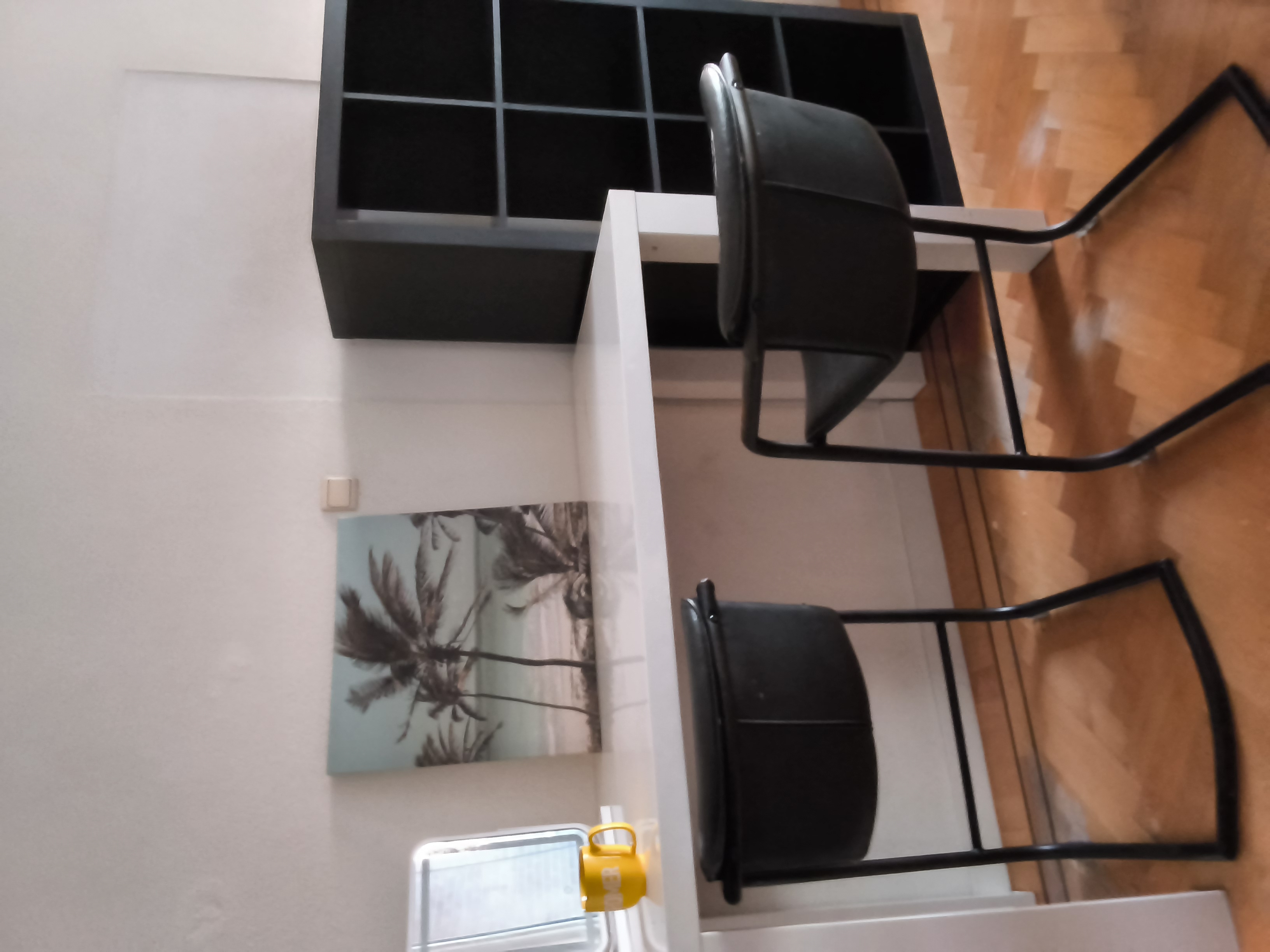 Cozy Double Room Close to Metro