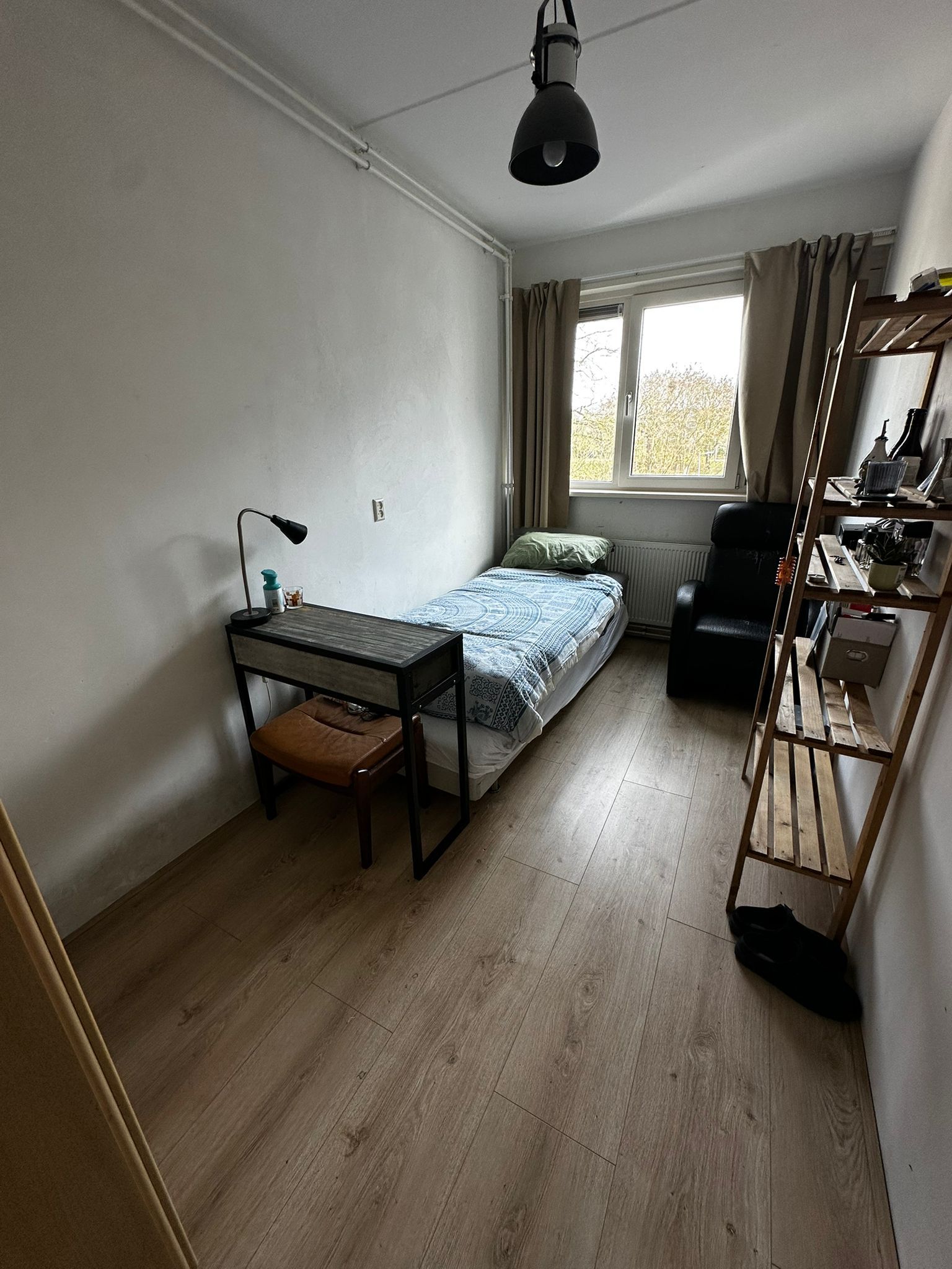 Room Available - Move in from the 1st (Urgent)