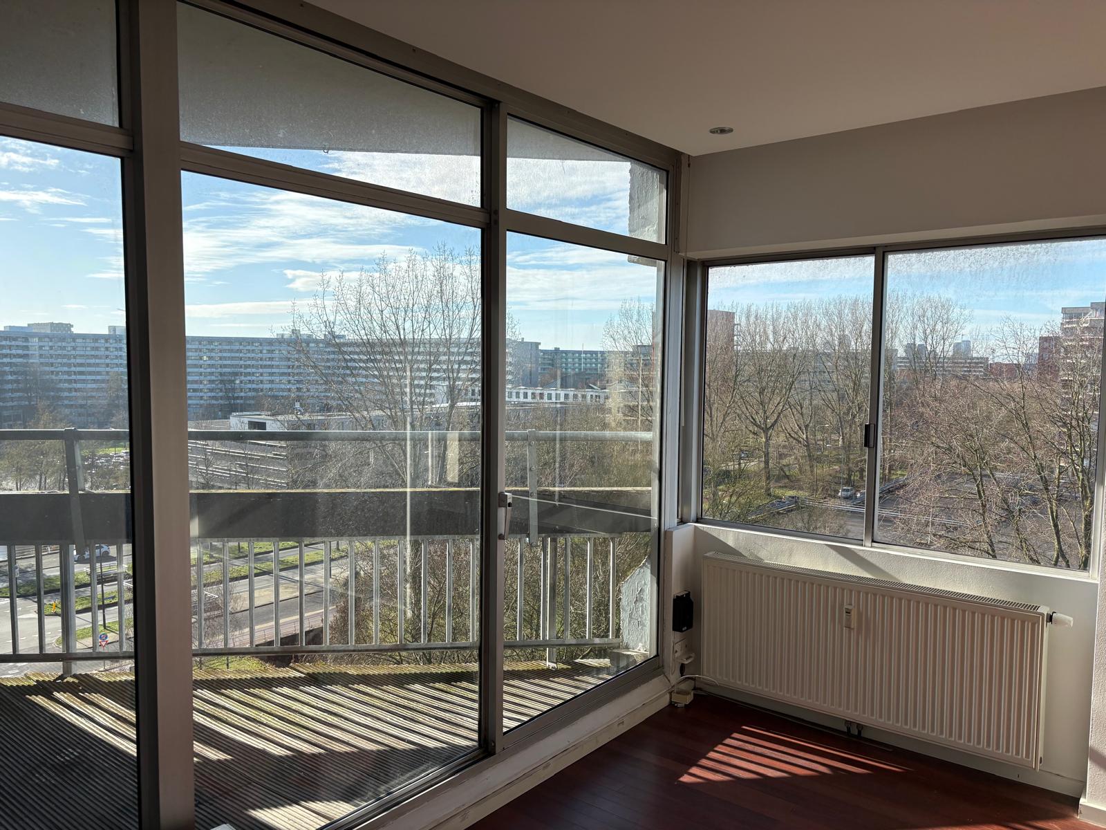 Appartement, 4 grote kamers, voor 4 studentes !!