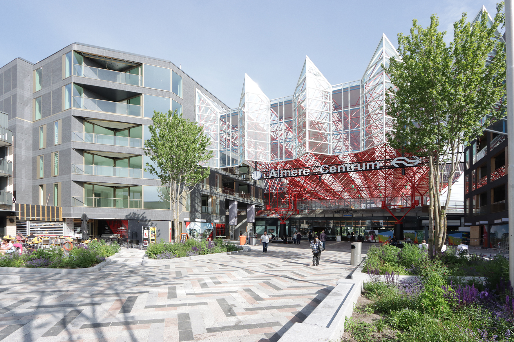 apartment in Stationsplein 37 C