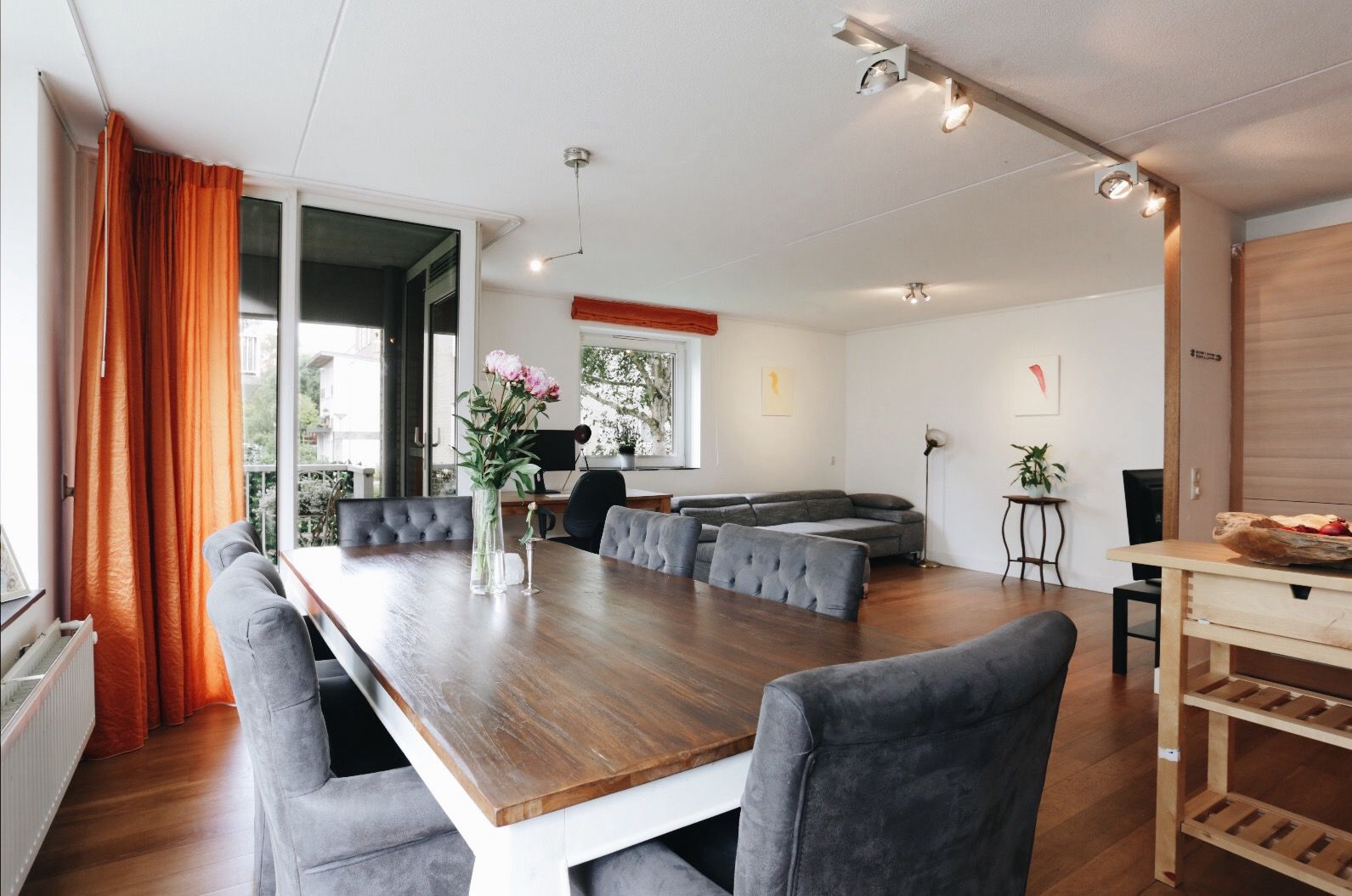 Room in a beautiful apartment next to Vondelpark