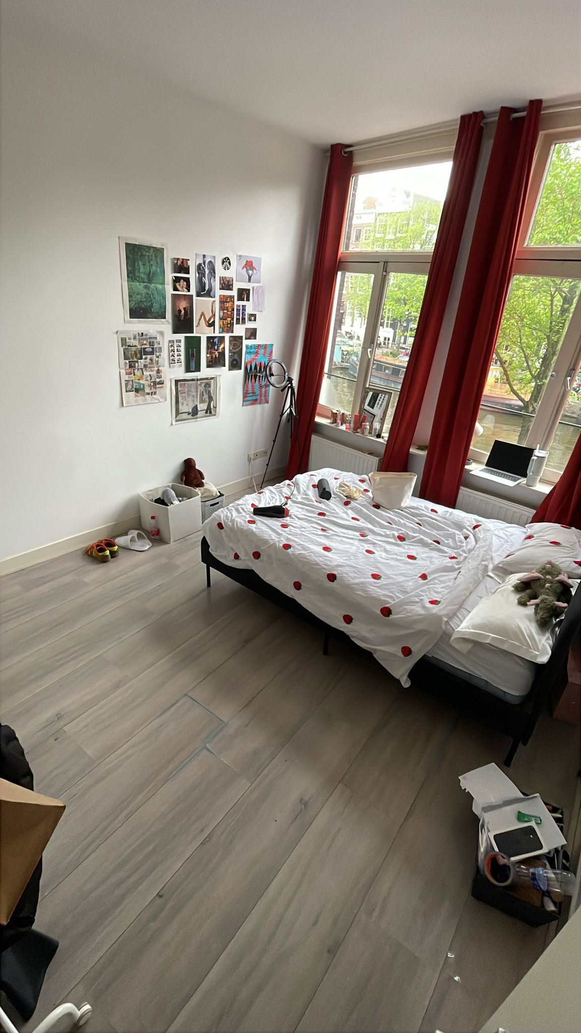 Room in 2 bedroom apartment (city center)