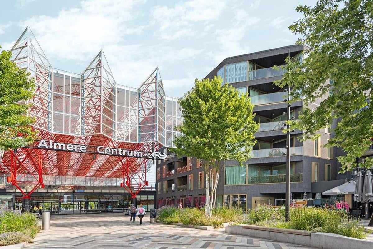 Appartement te huur Stationsplein in Almere voor € 1.995