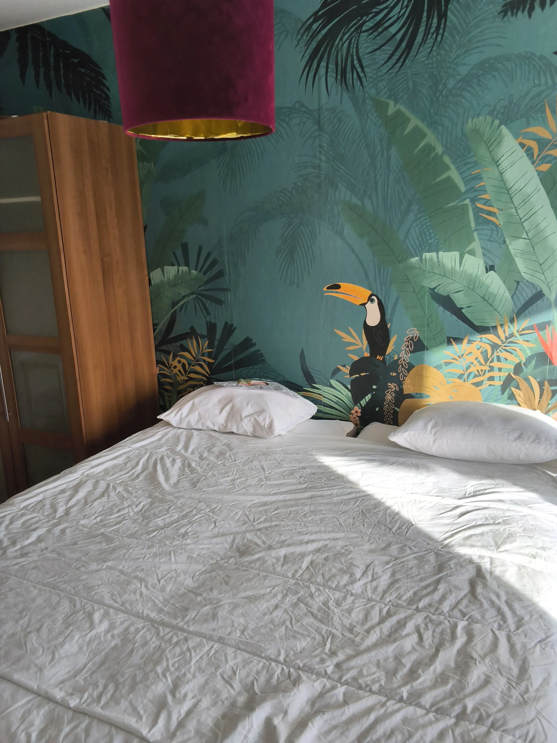 Spacious double bedroom with Balcony