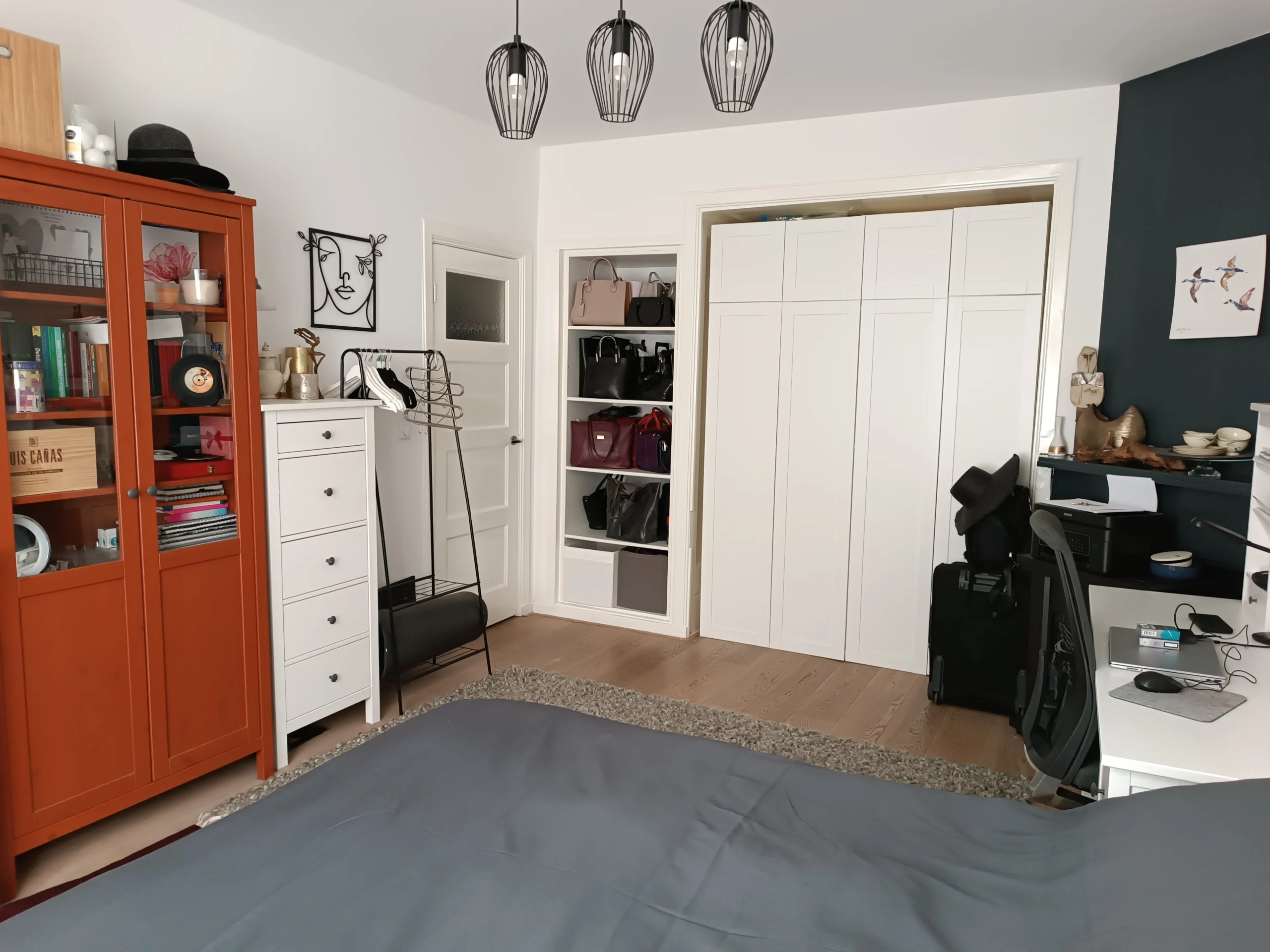 Huge all inclusive room near Zuid- females only