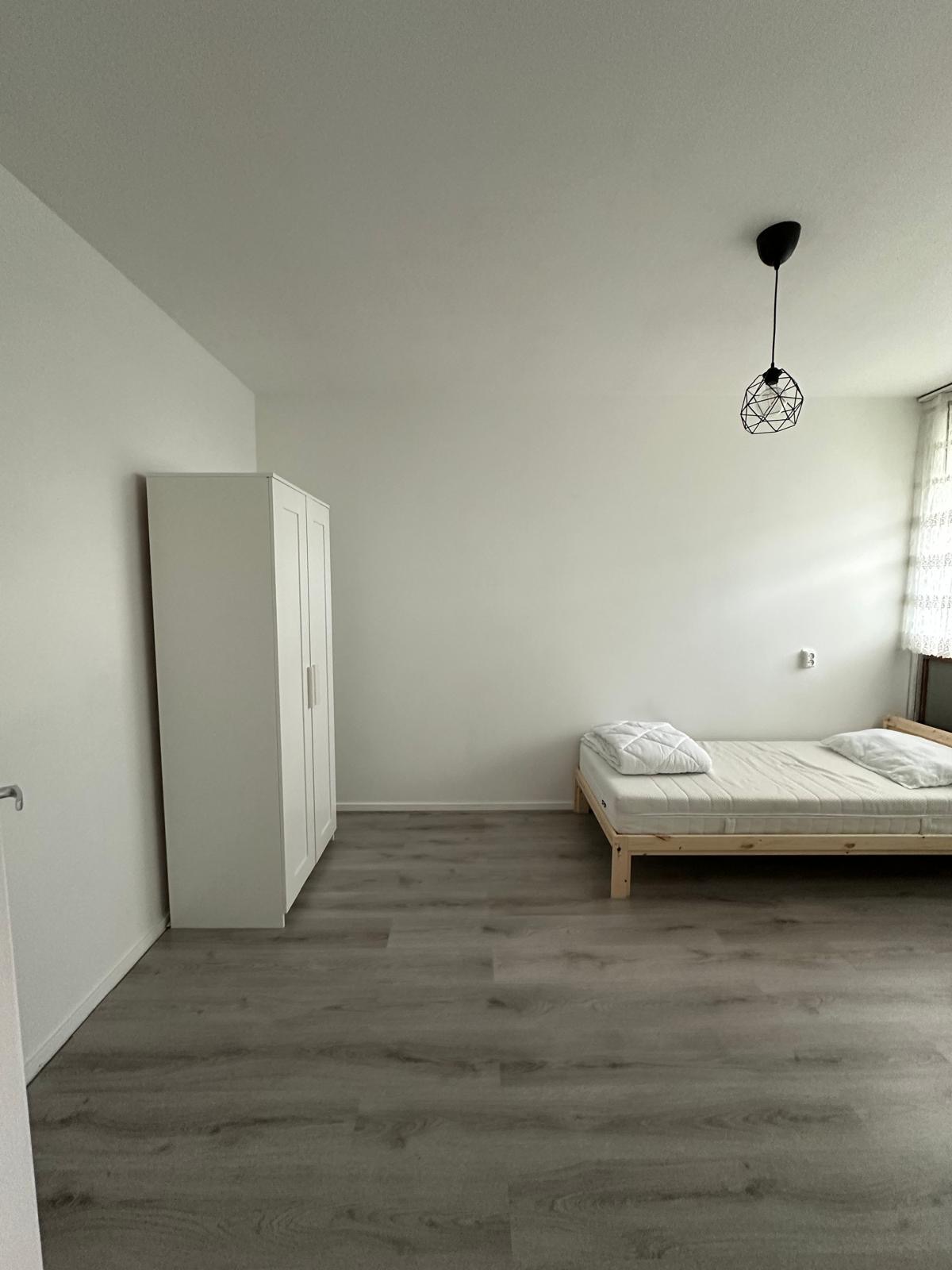 Nette kamer (ALLEEN VROUWEN)