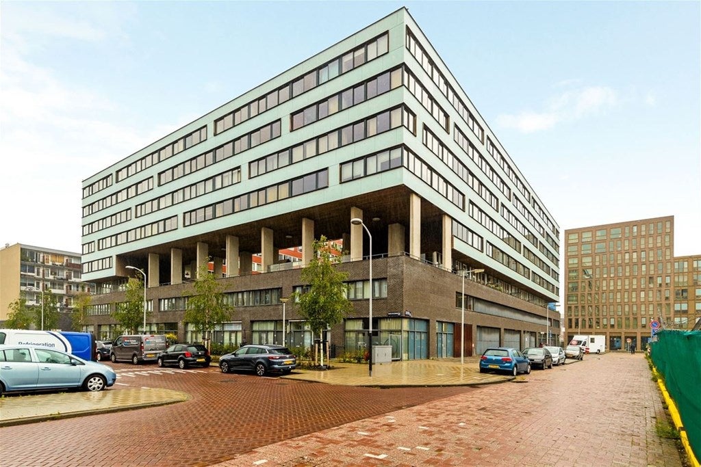 Appartement te huur Martini van Geffenstraat 142 in Amsterdam voor € 3.800