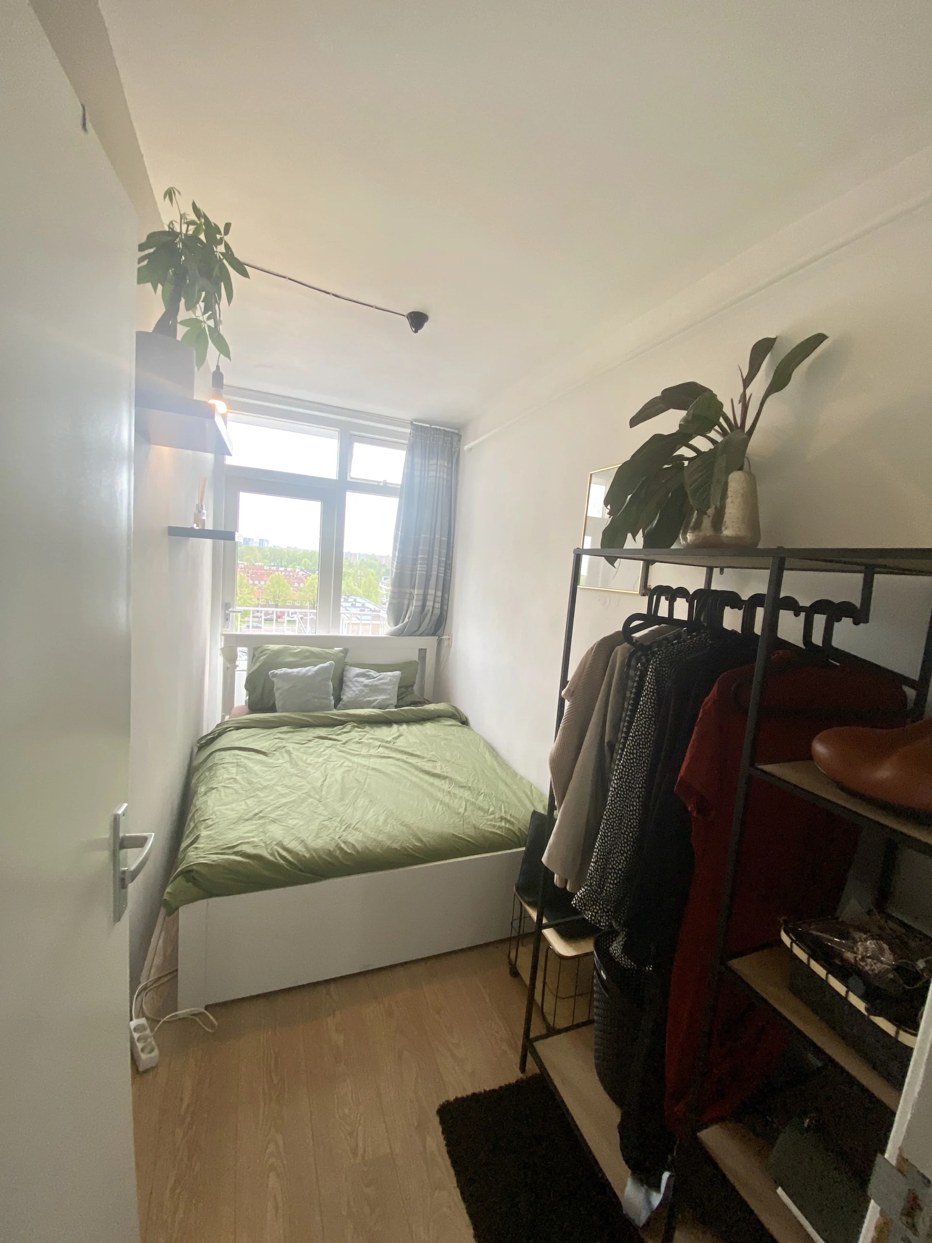 Lichte kamer met balkon (Kaal opgeleverd)