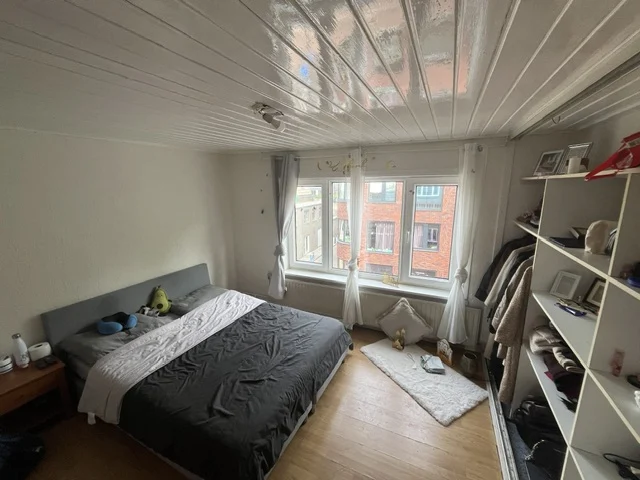 2 rooms for rent in a female-only student house