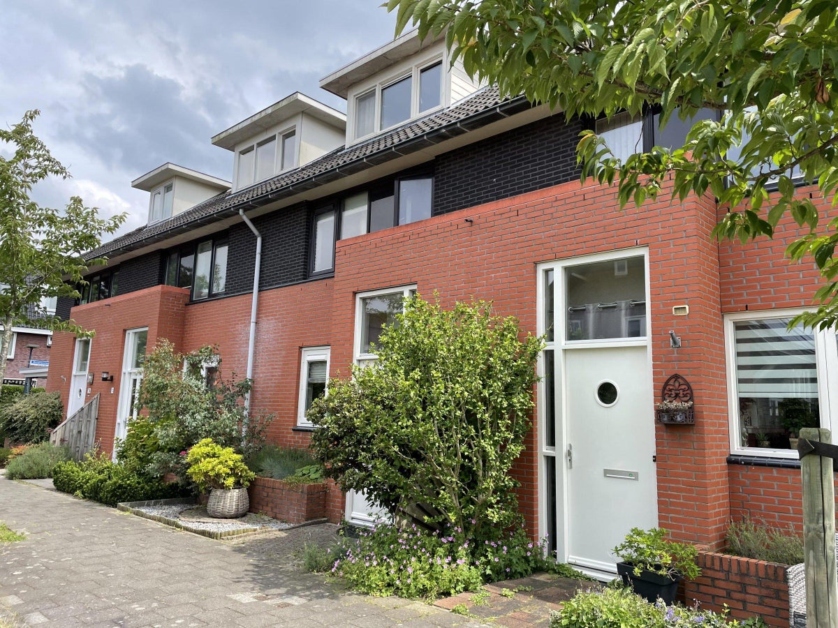 Huis te huur Rembrandtlaan in Sassenheim voor € 2.200