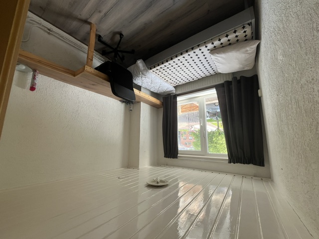 2 rooms for rent in a female-only student house