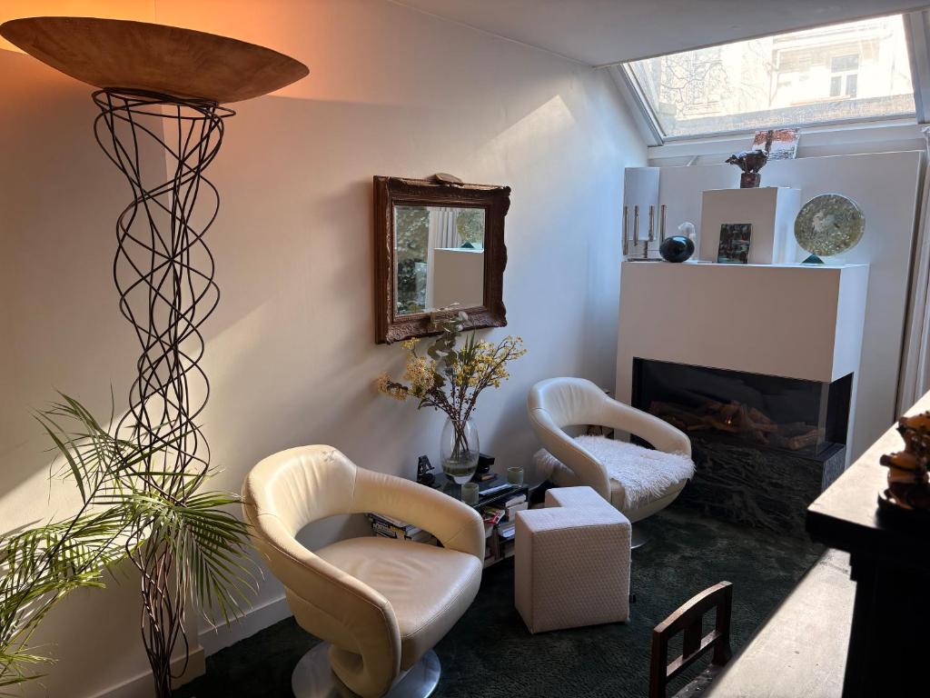 Spacious 1-Bedroom Apartment (80 m²) with Terrace in Oud Zuid, Amsterdam