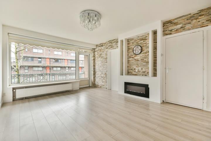 Well-Laid-Out 2-Bedroom Apartment with Balcony & Storage - Amsterdam West (Geuzenveld)