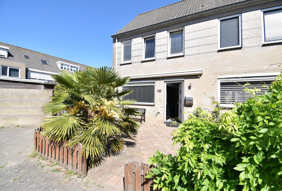 3 bedrooms hoekwoning Surface Area: 104m2 Purmerend