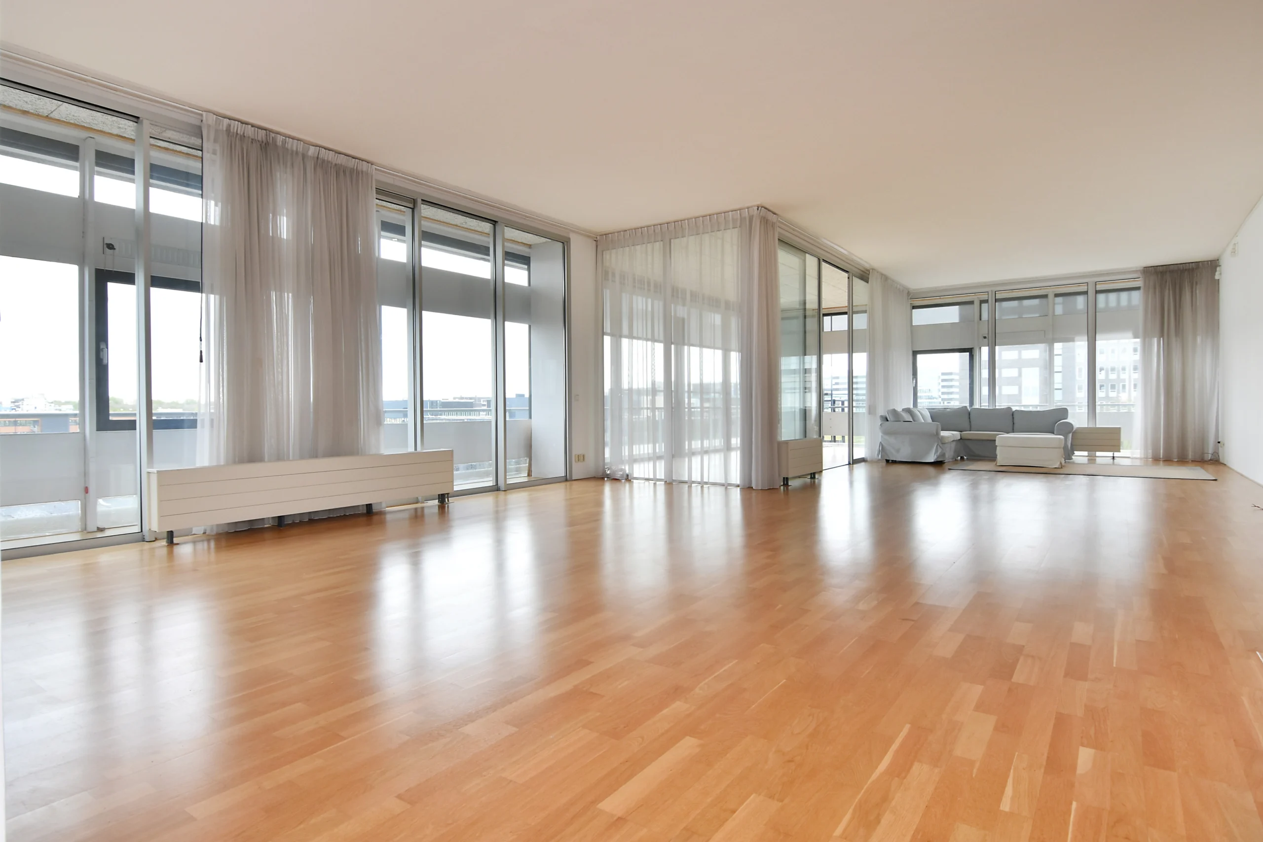 3 bedrooms Surface Area: 212m2