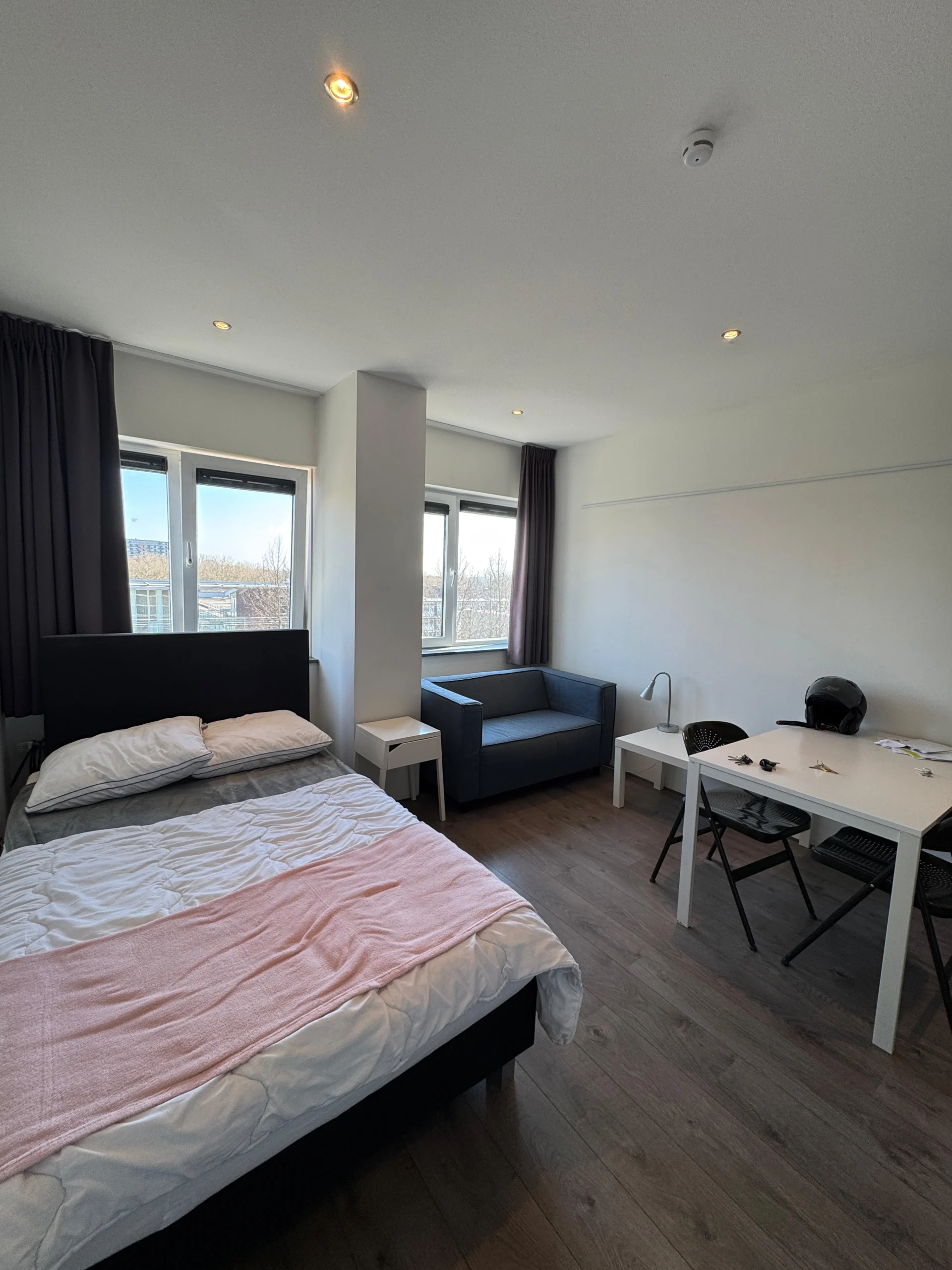Studio Studio Surface Area: 23m2 Available from: 2026-05-06 Amsterdam