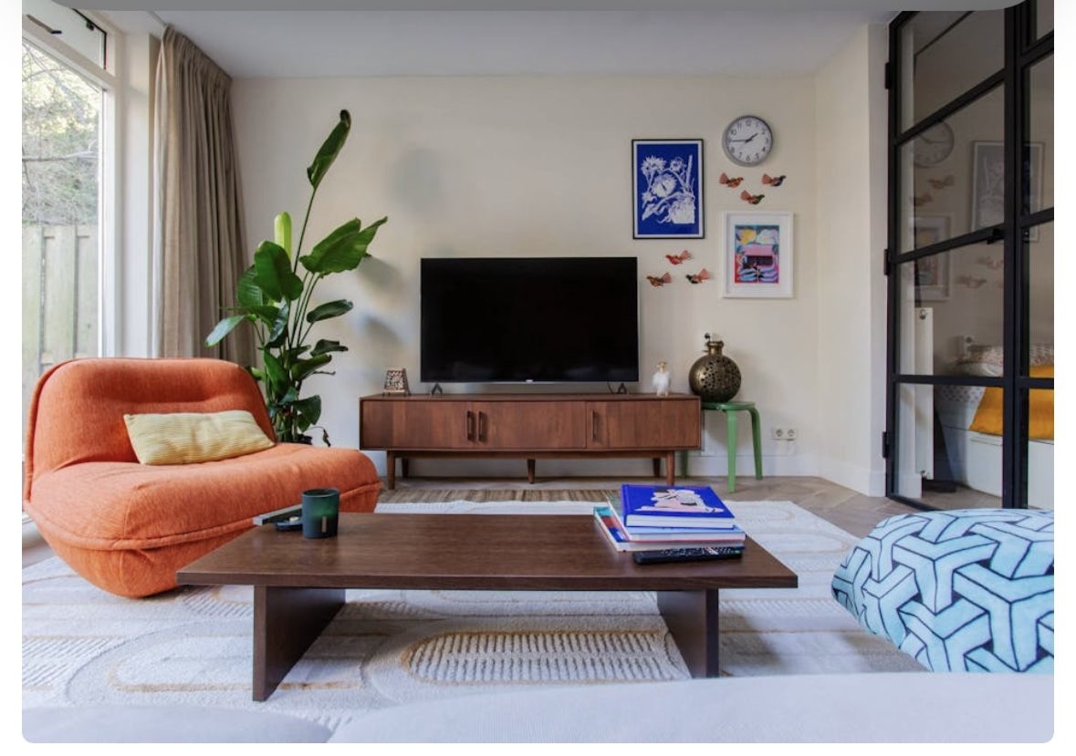 Bright 2 bedroom apartment with study Amsterdam