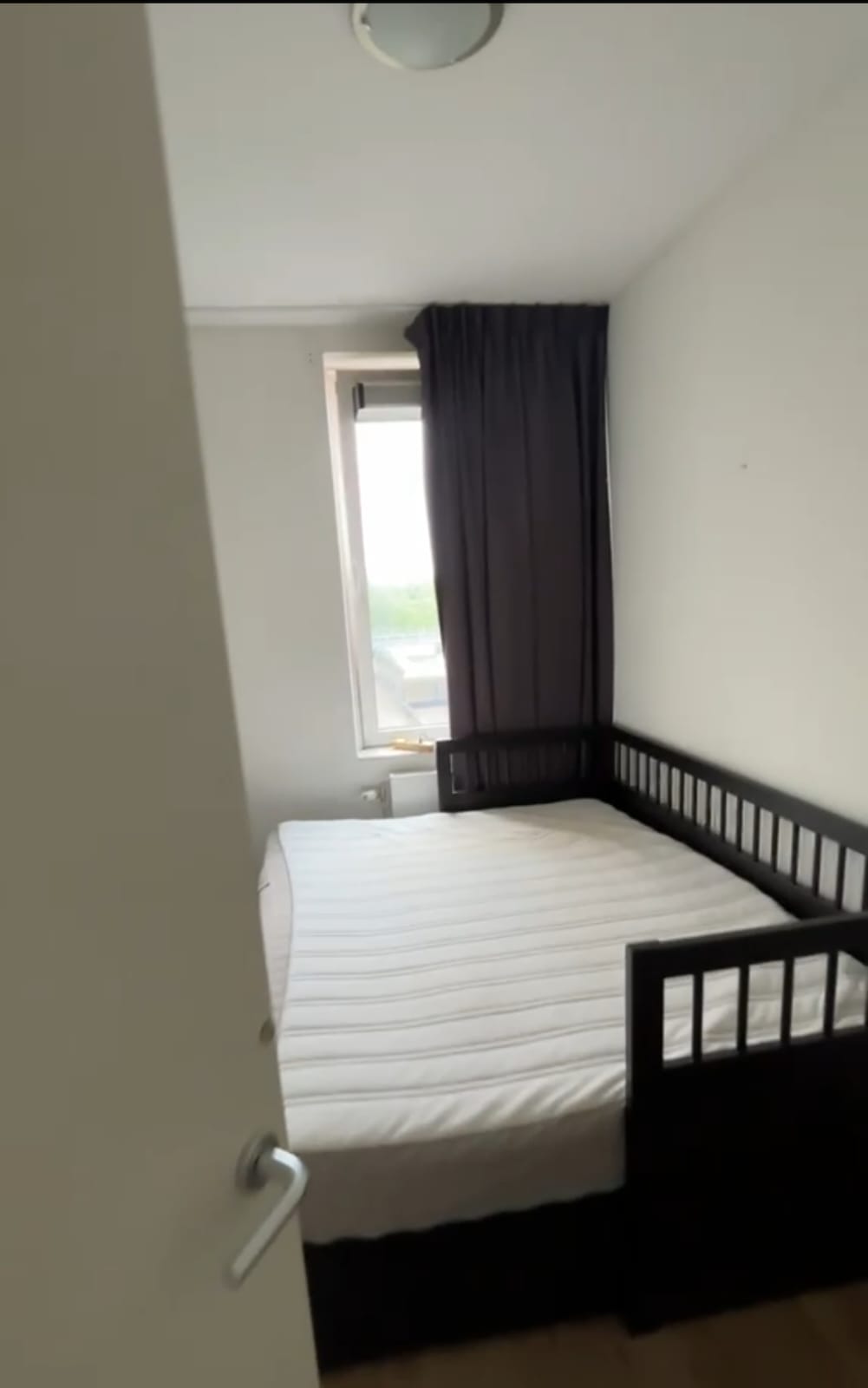 Room in 3 bedroom renovated apartment
