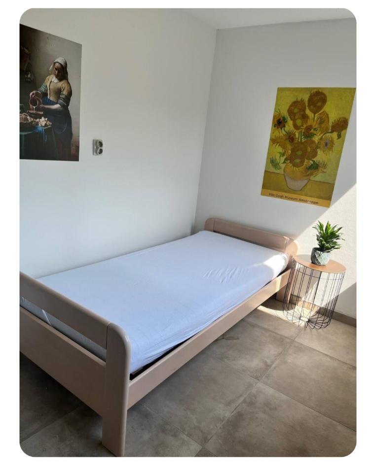 Room in central neighboorhood