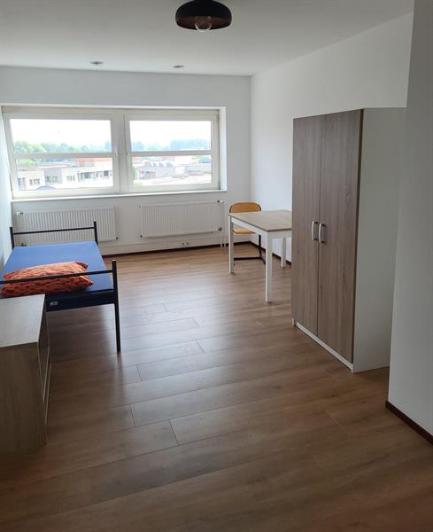 Te huur: Gemeubileerde kamers met bad en toilet