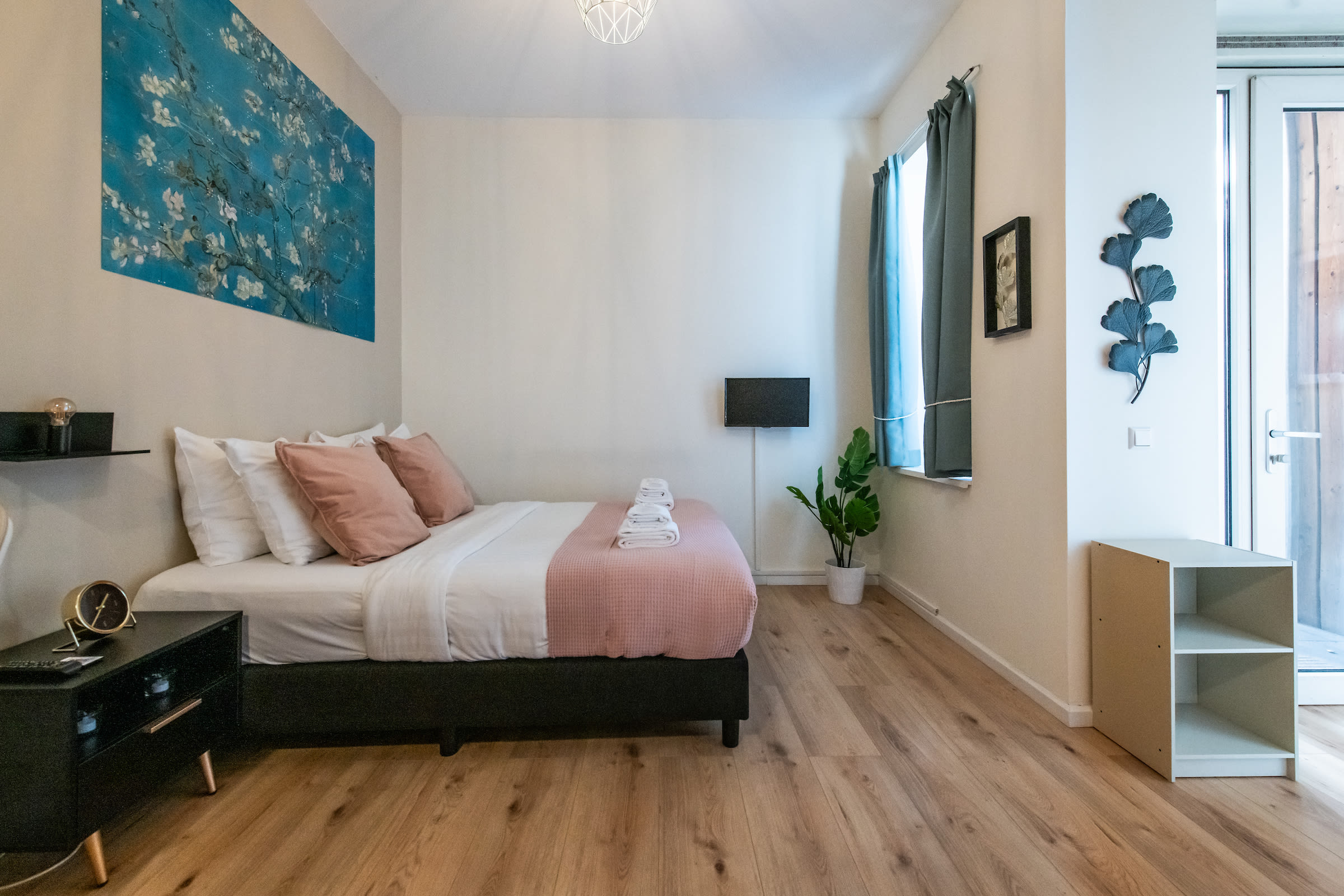 Welcome to your temporary home in Amsterdam North