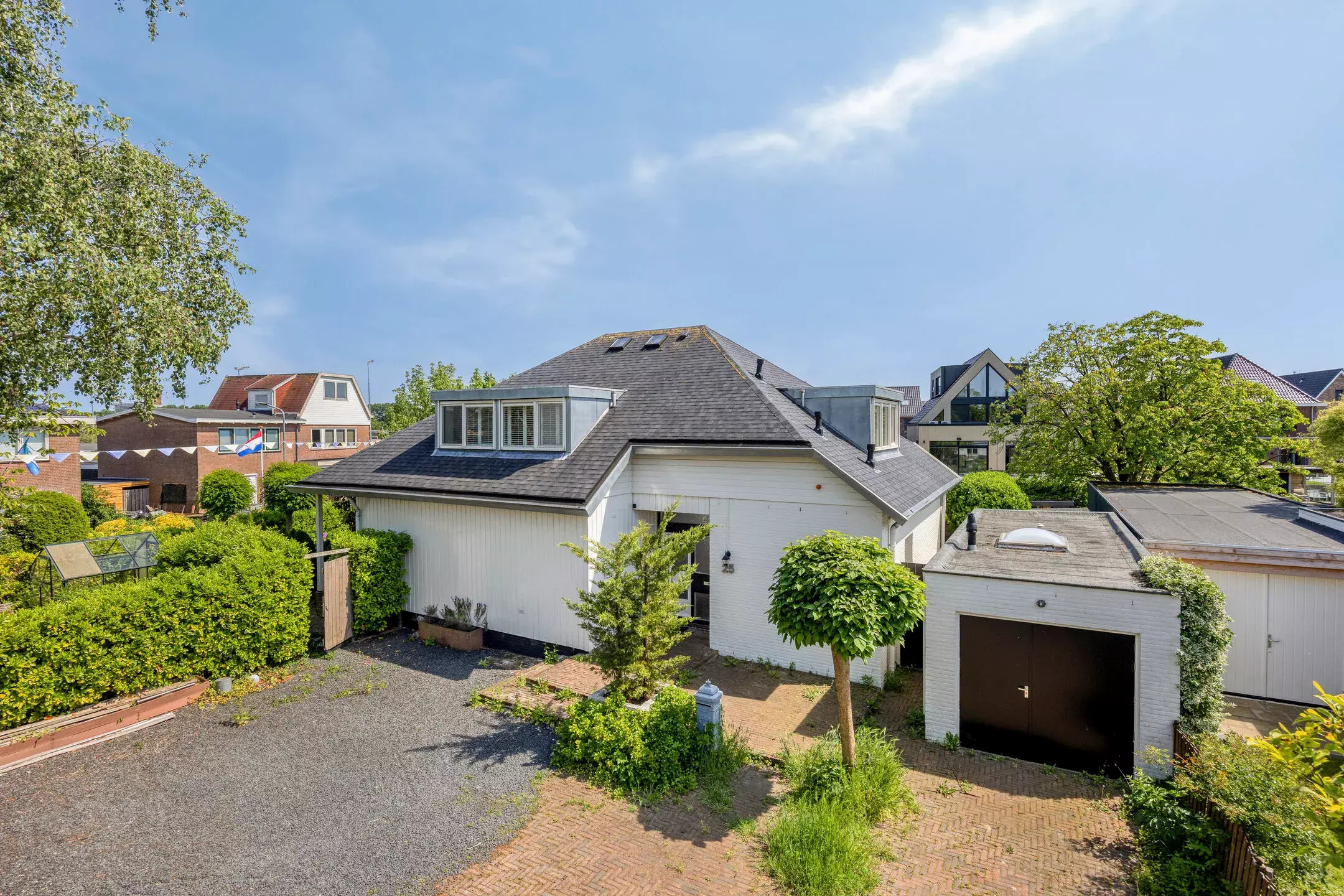 5 bedrooms vrijstaande woning Surface Area: 210m2