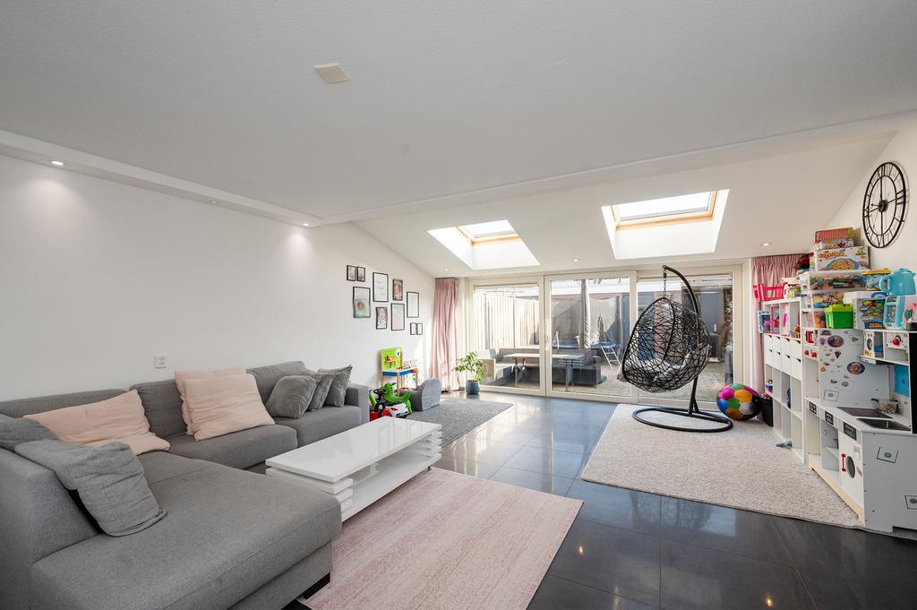 3 bedrooms tussenwoning Surface Area: 130m2