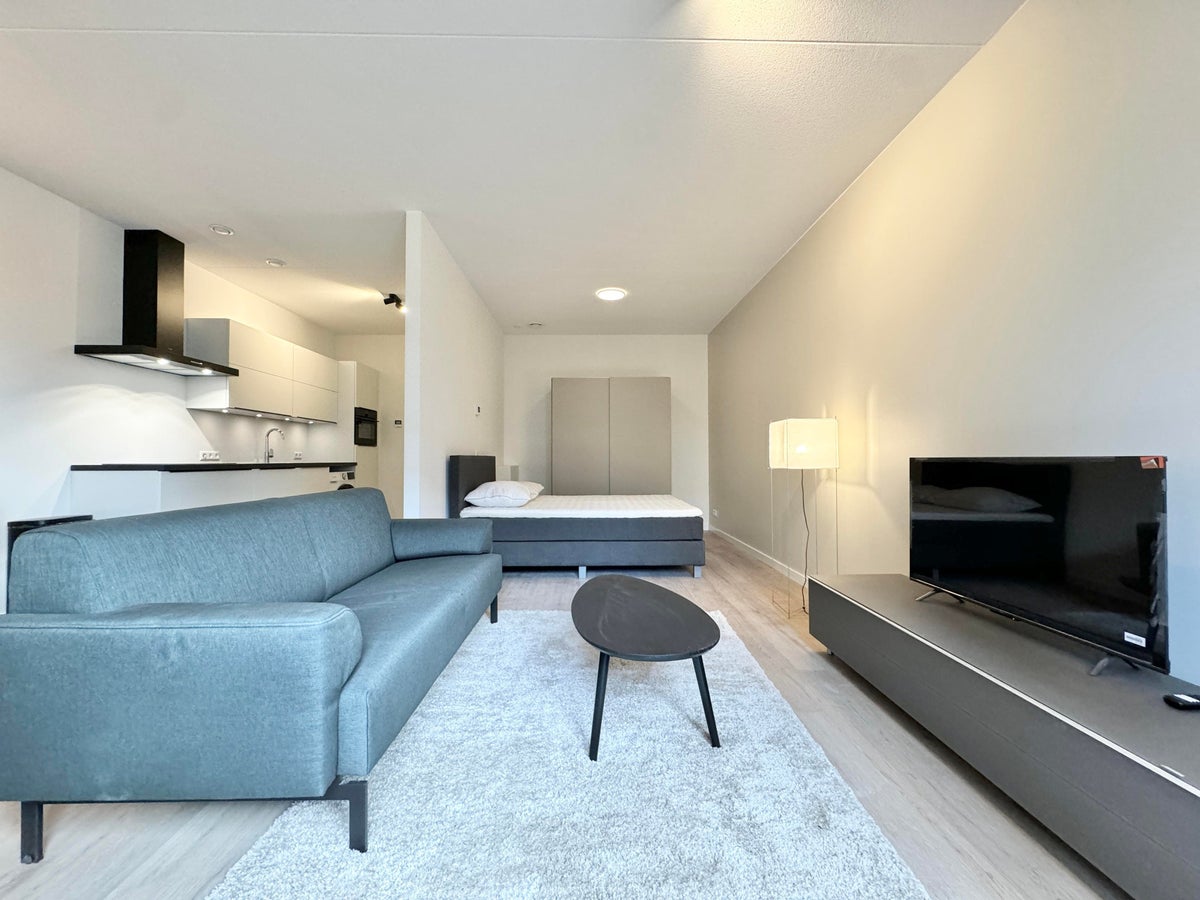 Studio te huur Lutonhof in Amsterdam voor € 2.100
