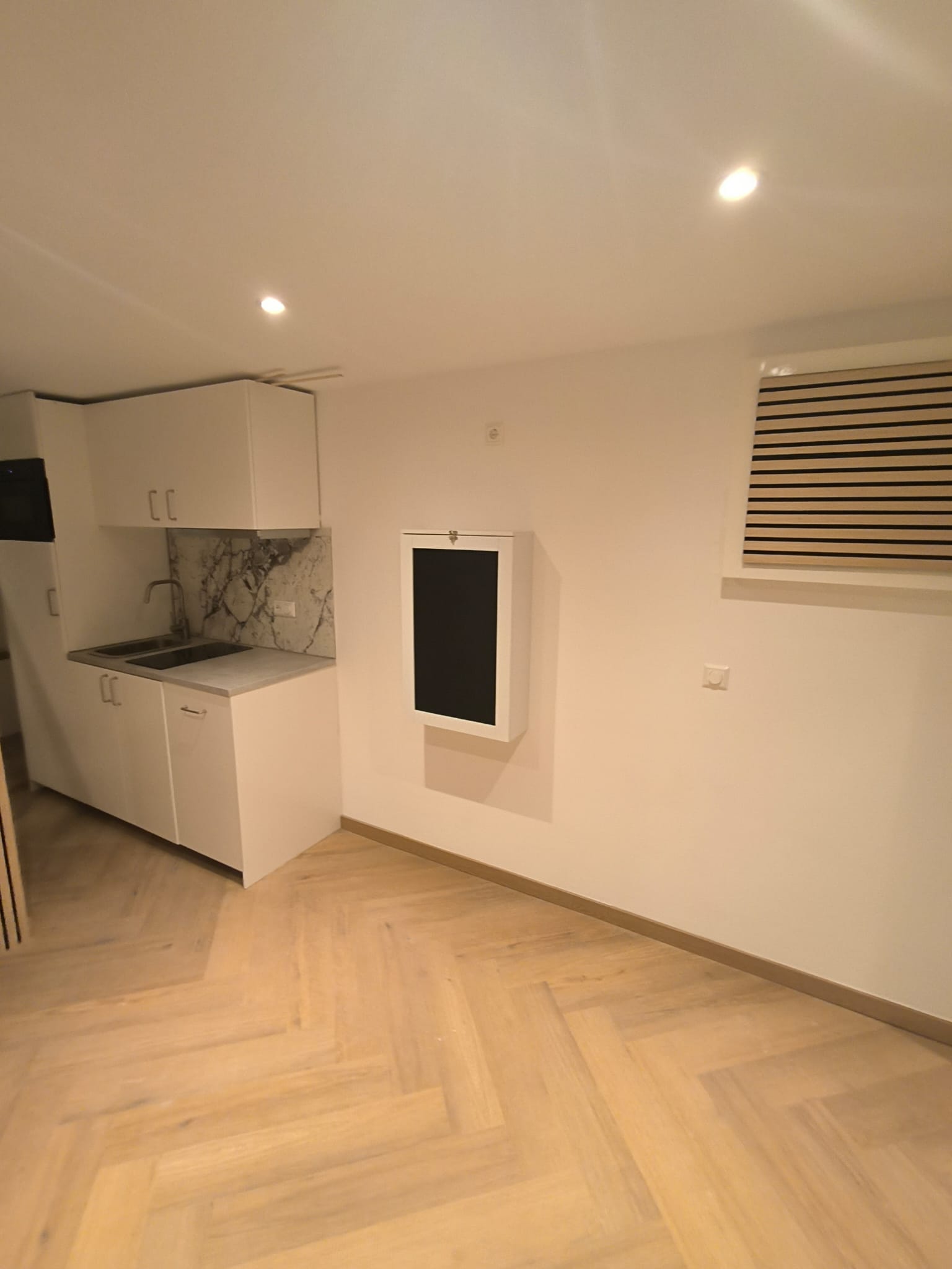 Private Studio in Almere with Registration