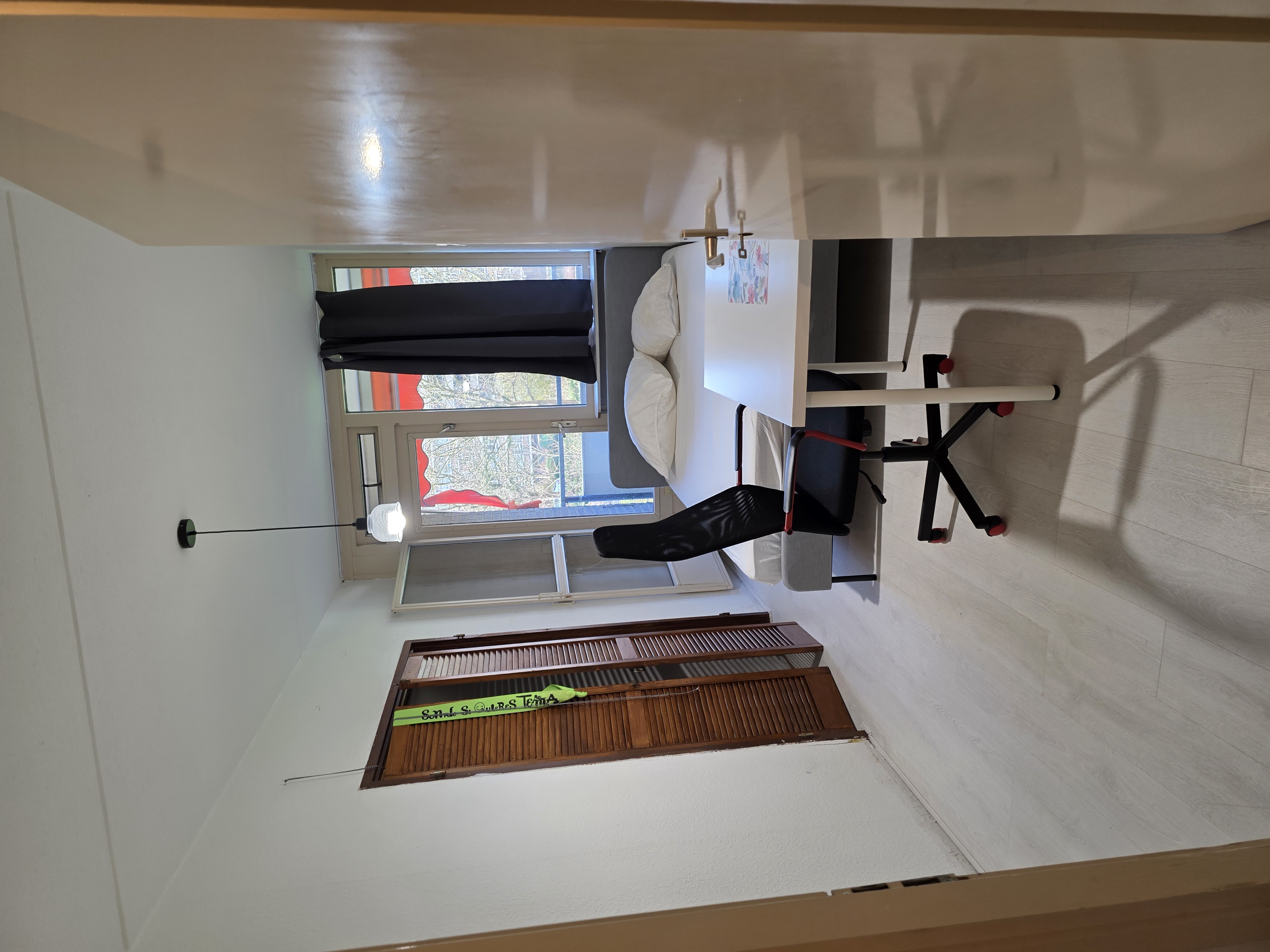 Kamer te huur in Diemen (met balkon & veel licht)