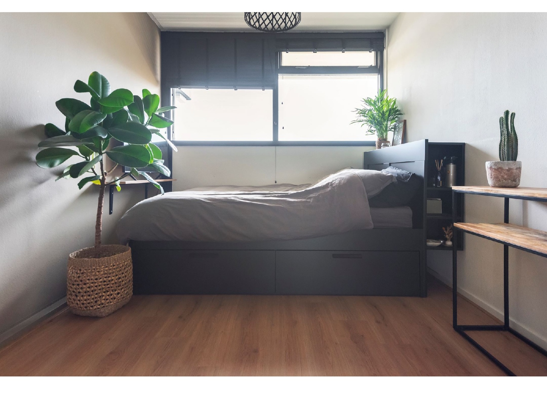 Spacious Furnished Room, Modern Zaandam Apartment