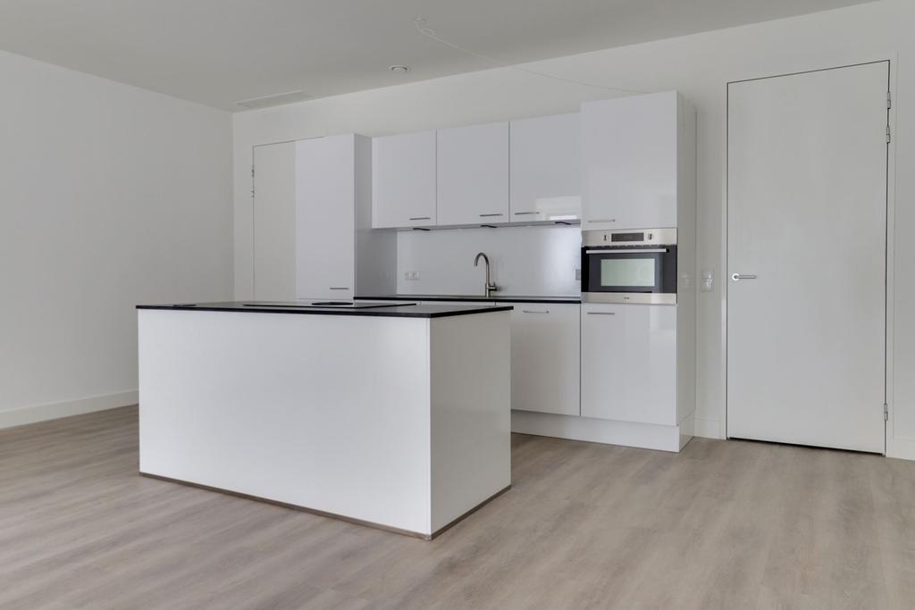 Appartement te huur Sloterdijk Nieuw-West, Naritaweg in Amsterdam