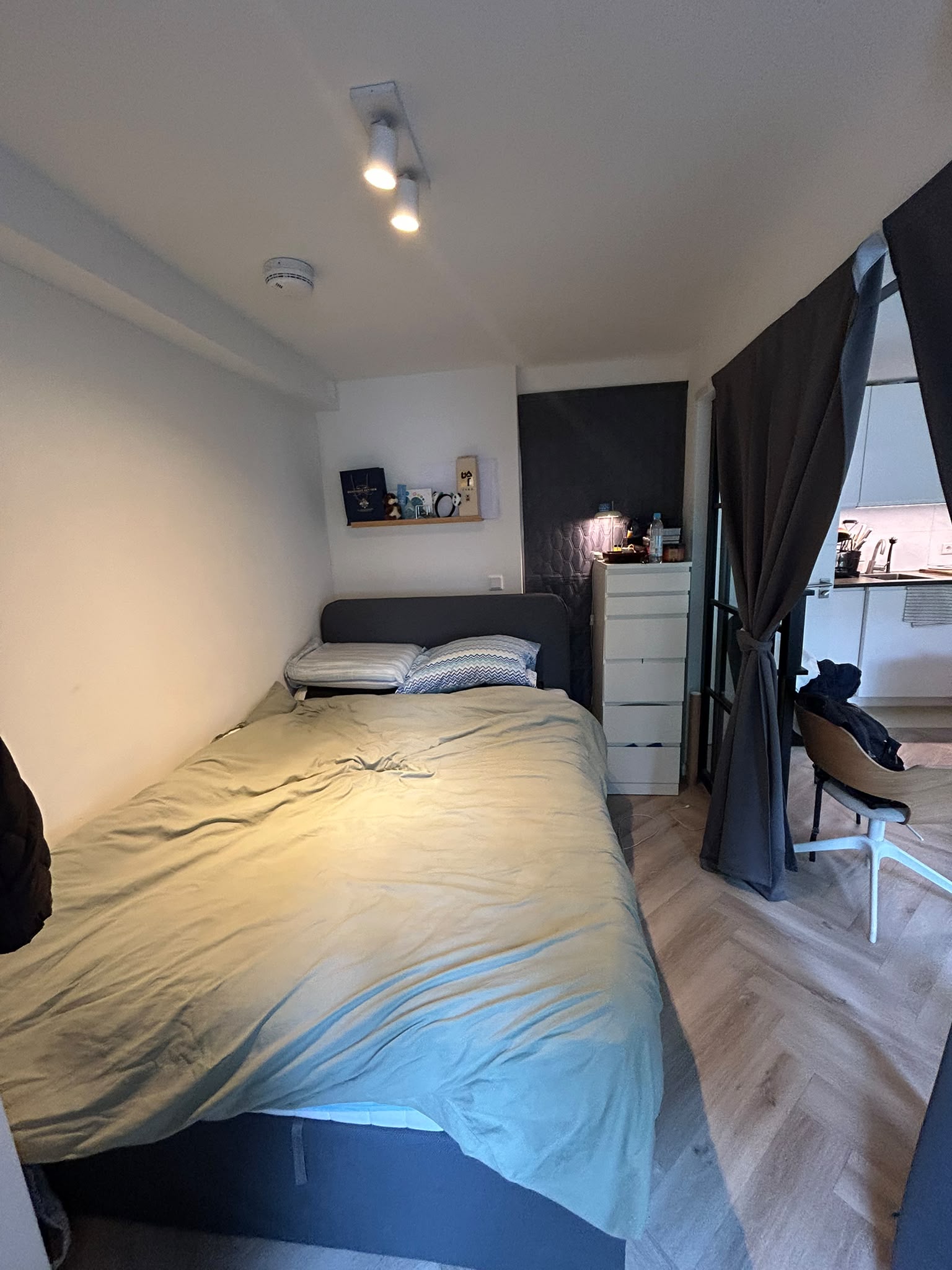 Room in shared apartment - Amsterdam Zuid area