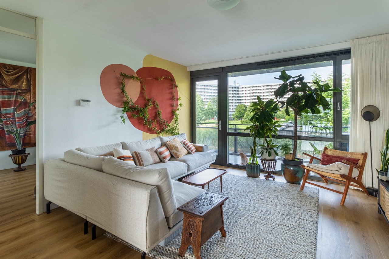 2 Bedroom Furnished Apartment in Amsterdam