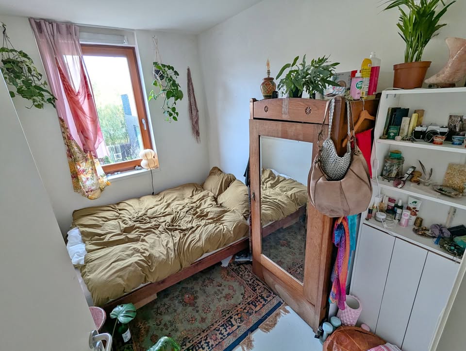 Ijsselmeerstraat unfurnished bedroom