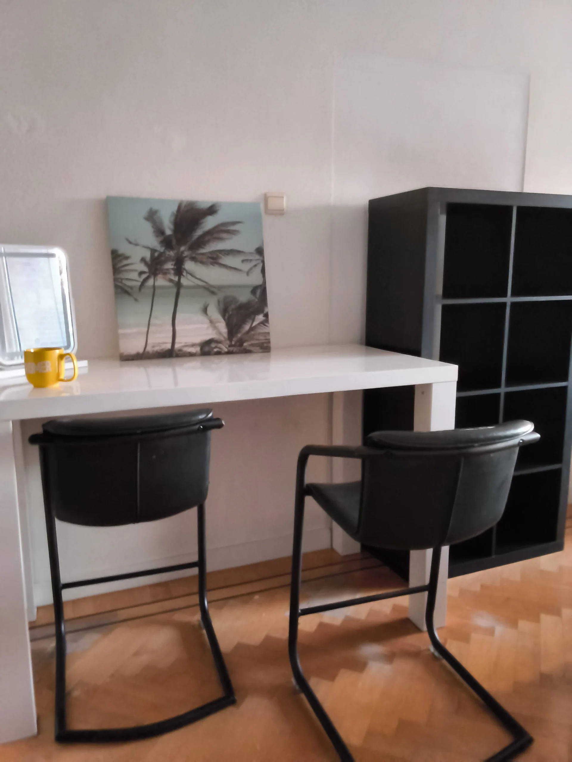 Cozy Double Room Close to Metro