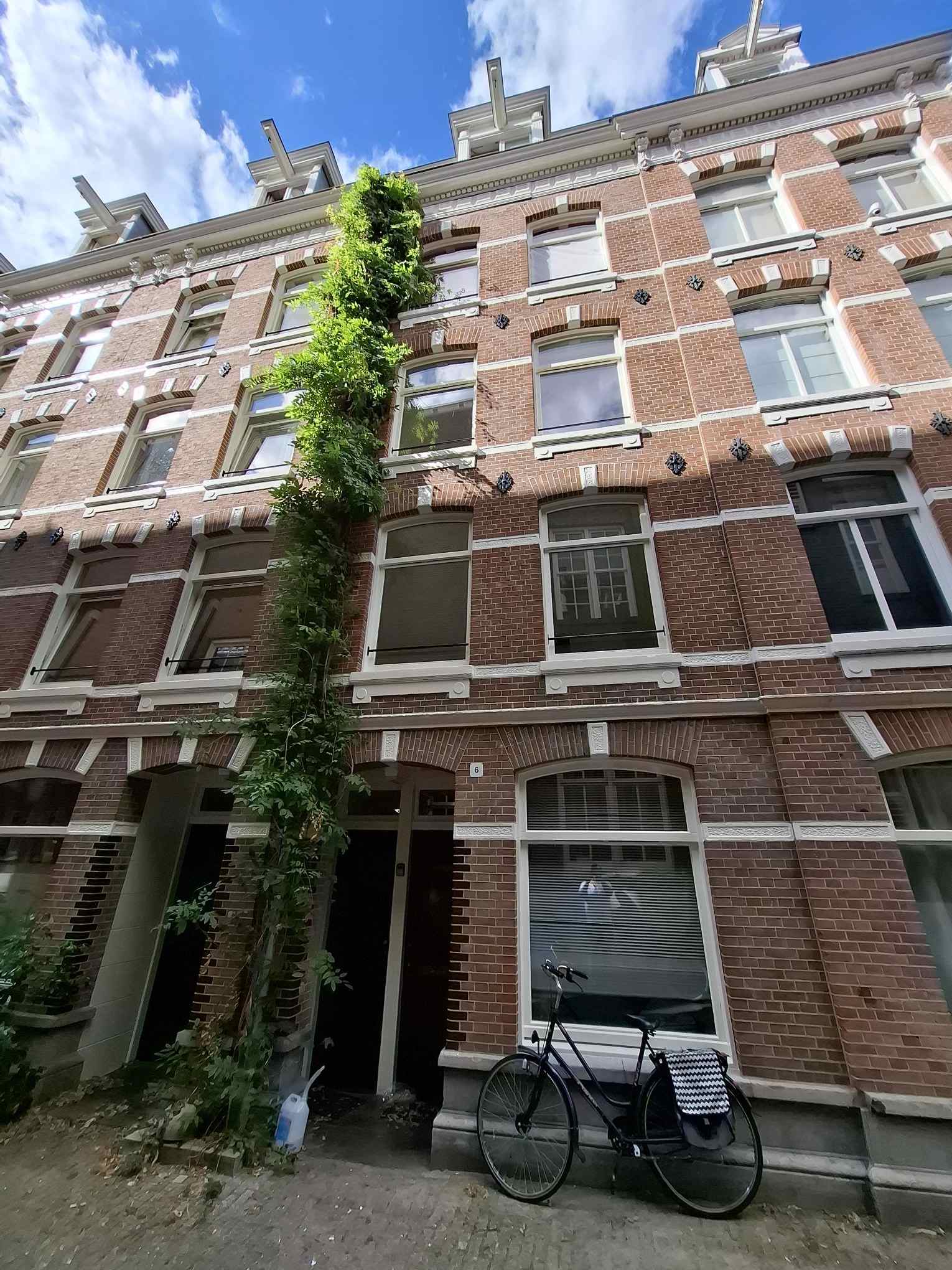 Portiekwoning in Amsterdam