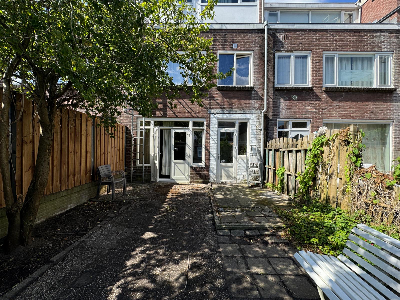 Kleine gemeubileerde kamer te huur
